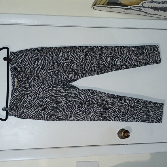 MICHAEL Michael Kors Pants - Michael Kors BLK/White Wave Pattern Leggings